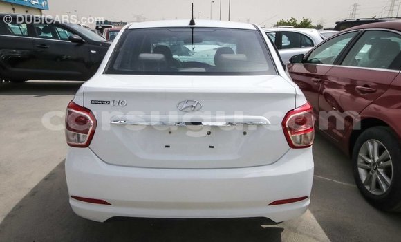 Sayi Imported Hyundai i10 White Mota in Import - Dubai a Burkina Faso Sayi Imported Hyundai i10 White Mota in Import - Dubai a Burkina Faso