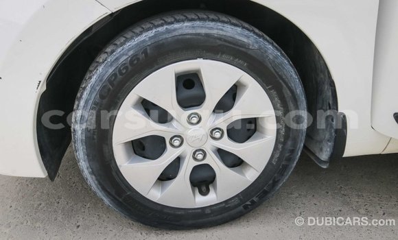Sayi Imported Hyundai i10 White Mota in Import - Dubai a Burkina Faso Sayi Imported Hyundai i10 White Mota in Import - Dubai a Burkina Faso