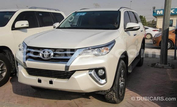 Sayi Imported Toyota Fortuner White Mota in Import - Dubai a Burkina Faso Sayi Imported Toyota Fortuner White Mota in Import - Dubai a Burkina Faso
