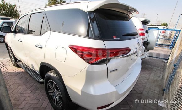 Sayi Imported Toyota Fortuner White Mota in Import - Dubai a Burkina Faso Sayi Imported Toyota Fortuner White Mota in Import - Dubai a Burkina Faso