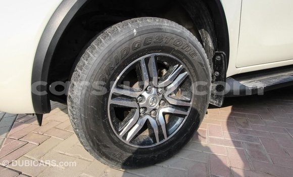 Sayi Imported Toyota Fortuner White Mota in Import - Dubai a Burkina Faso Sayi Imported Toyota Fortuner White Mota in Import - Dubai a Burkina Faso