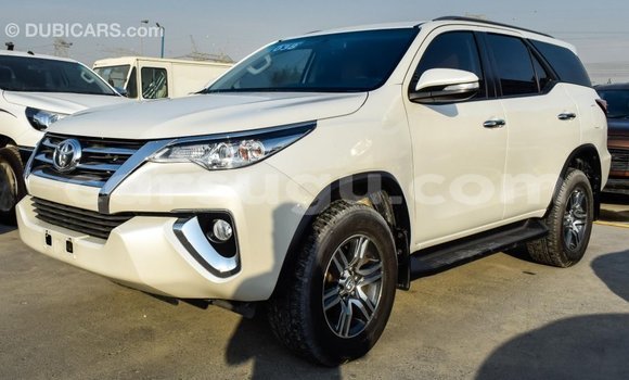 Sayi Imported Toyota Fortuner White Mota in Import - Dubai a Burkina Faso Sayi Imported Toyota Fortuner White Mota in Import - Dubai a Burkina Faso
