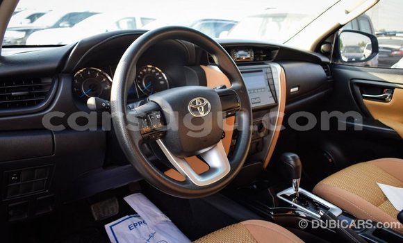 Sayi Imported Toyota Fortuner White Mota in Import - Dubai a Burkina Faso Sayi Imported Toyota Fortuner White Mota in Import - Dubai a Burkina Faso
