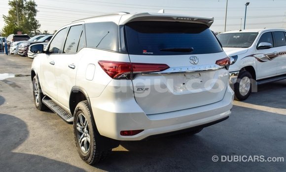 Sayi Imported Toyota Fortuner White Mota in Import - Dubai a Burkina Faso Sayi Imported Toyota Fortuner White Mota in Import - Dubai a Burkina Faso