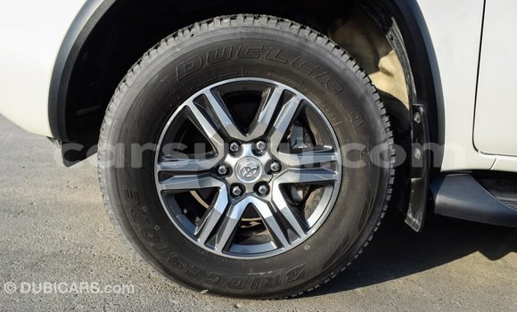 Sayi Imported Toyota Fortuner White Mota in Import - Dubai a Burkina Faso Sayi Imported Toyota Fortuner White Mota in Import - Dubai a Burkina Faso
