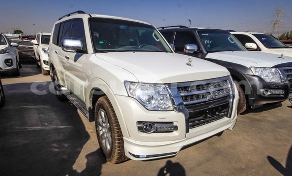 Sayi Imported Mitsubishi Pajero White Mota in Import - Dubai a Burkina Faso Sayi Imported Mitsubishi Pajero White Mota in Import - Dubai a Burkina Faso