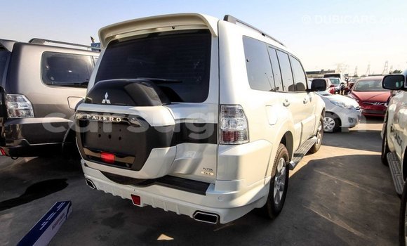 Sayi Imported Mitsubishi Pajero White Mota in Import - Dubai a Burkina Faso Sayi Imported Mitsubishi Pajero White Mota in Import - Dubai a Burkina Faso