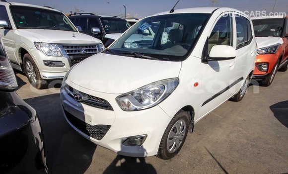 Sayi Imported Hyundai i10 White Mota in Import - Dubai a Burkina Faso Sayi Imported Hyundai i10 White Mota in Import - Dubai a Burkina Faso