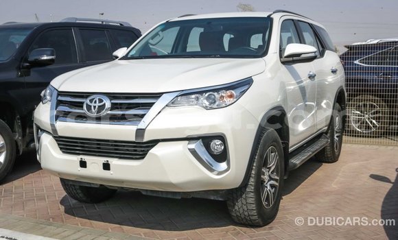 Acheter Import Voiture Toyota Fortuner Blanc à Import - Dubai, Burkina-Faso Acheter Import Voiture Toyota Fortuner Blanc à Import - Dubai, Burkina-Faso