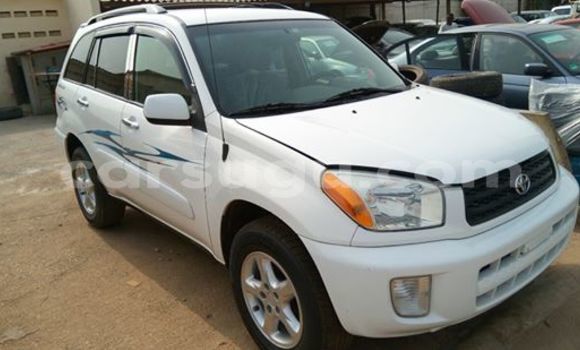Acheter Neuf Voiture Toyota RAV4 Blanc à Ouagadougou, Burkina-Faso Acheter Neuf Voiture Toyota RAV4 Blanc à Ouagadougou, Burkina-Faso