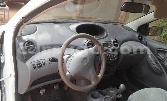 Acheter Occasion Voiture Toyota Yaris Blanc à Ouagadougou, Burkina-Faso Acheter Occasion Voiture Toyota Yaris Blanc à Ouagadougou, Burkina-Faso