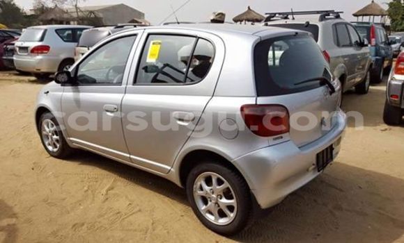 Acheter Neuf Voiture Toyota Yaris Gris à Ouagadougou, Burkina-Faso Acheter Neuf Voiture Toyota Yaris Gris à Ouagadougou, Burkina-Faso