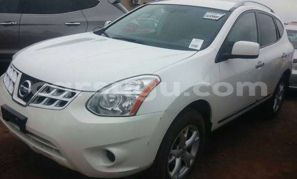 Acheter Neuf Voiture Nissan Prairie Blanc à Ouagadougou, Burkina-Faso Acheter Neuf Voiture Nissan Prairie Blanc à Ouagadougou, Burkina-Faso
