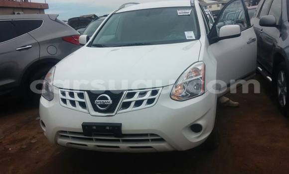 Acheter Neuf Voiture Nissan Prairie Blanc à Ouagadougou, Burkina-Faso Acheter Neuf Voiture Nissan Prairie Blanc à Ouagadougou, Burkina-Faso