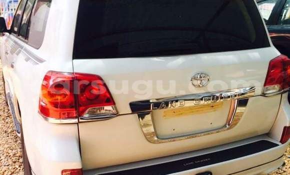 Acheter Neuf Voiture Toyota Land Cruiser Blanc à Ouagadougou, Burkina-Faso Acheter Neuf Voiture Toyota Land Cruiser Blanc à Ouagadougou, Burkina-Faso