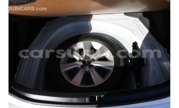 Sayi Imported Toyota Corolla White Mota in Import - Dubai a Burkina Faso Sayi Imported Toyota Corolla White Mota in Import - Dubai a Burkina Faso