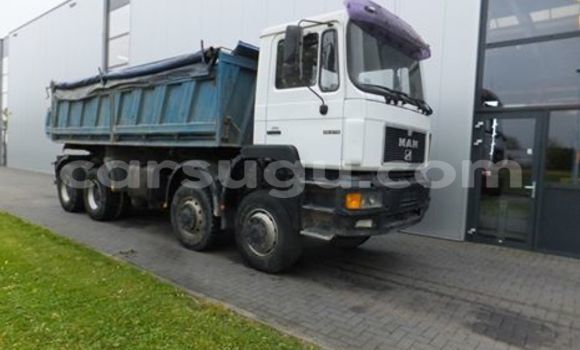 Acheter Neuf Voiture Mercedes-Benz Esprit Blanc à Ouagadougou, Burkina-Faso Acheter Neuf Voiture Mercedes-Benz Esprit Blanc à Ouagadougou, Burkina-Faso
