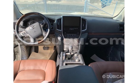 Buy Import Toyota Land Cruiser White Car in Import - Dubai in Burkina Faso Buy Import Toyota Land Cruiser White Car in Import - Dubai in Burkina Faso