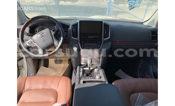 Buy Import Toyota Land Cruiser White Car in Import - Dubai in Burkina Faso Buy Import Toyota Land Cruiser White Car in Import - Dubai in Burkina Faso