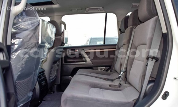 Buy Import Toyota Land Cruiser White Car in Import - Dubai in Burkina Faso Buy Import Toyota Land Cruiser White Car in Import - Dubai in Burkina Faso
