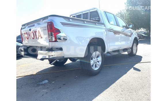Acheter Import Voiture Toyota Hilux Blanc à Import - Dubai, Burkina-Faso Acheter Import Voiture Toyota Hilux Blanc à Import - Dubai, Burkina-Faso