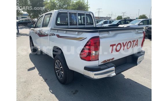 Acheter Import Voiture Toyota Hilux Blanc à Import - Dubai, Burkina-Faso Acheter Import Voiture Toyota Hilux Blanc à Import - Dubai, Burkina-Faso