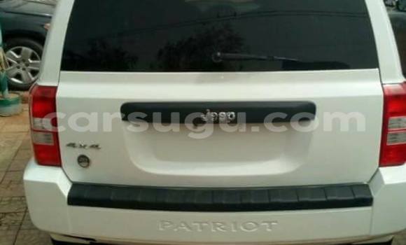 Sayi Na hannu Jeep Patriot White Mota in Ouagadougou a Burkina Faso