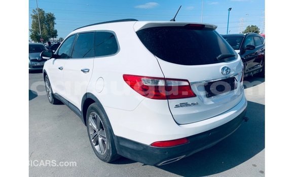 Sayi Imported Hyundai Santa Fe White Mota in Import - Dubai a Burkina Faso Sayi Imported Hyundai Santa Fe White Mota in Import - Dubai a Burkina Faso