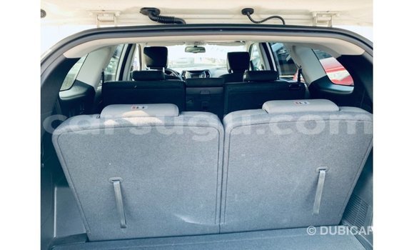 Sayi Imported Hyundai Santa Fe White Mota in Import - Dubai a Burkina Faso Sayi Imported Hyundai Santa Fe White Mota in Import - Dubai a Burkina Faso