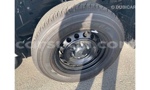 Acheter Import Voiture Toyota Hilux Blanc à Import - Dubai, Burkina-Faso Acheter Import Voiture Toyota Hilux Blanc à Import - Dubai, Burkina-Faso