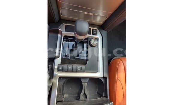 Buy Import Toyota Land Cruiser White Car in Import - Dubai in Burkina Faso Buy Import Toyota Land Cruiser White Car in Import - Dubai in Burkina Faso