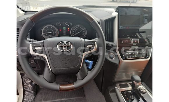 Buy Import Toyota Land Cruiser White Car in Import - Dubai in Burkina Faso Buy Import Toyota Land Cruiser White Car in Import - Dubai in Burkina Faso