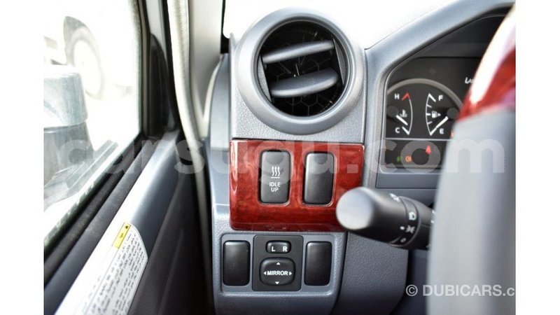 Big with watermark toyota land cruiser burkina faso import dubai 5107