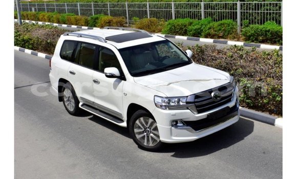 Buy Import Toyota Land Cruiser White Car in Import - Dubai in Burkina Faso Buy Import Toyota Land Cruiser White Car in Import - Dubai in Burkina Faso