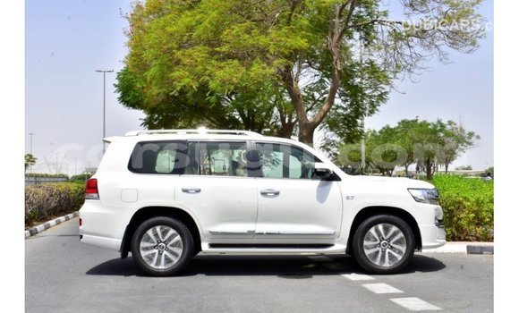 Buy Import Toyota Land Cruiser White Car in Import - Dubai in Burkina Faso Buy Import Toyota Land Cruiser White Car in Import - Dubai in Burkina Faso