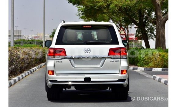 Buy Import Toyota Land Cruiser White Car in Import - Dubai in Burkina Faso Buy Import Toyota Land Cruiser White Car in Import - Dubai in Burkina Faso