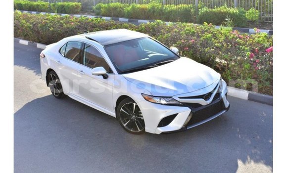 Sayi Imported Toyota Camry White Mota in Import - Dubai a Burkina Faso Sayi Imported Toyota Camry White Mota in Import - Dubai a Burkina Faso