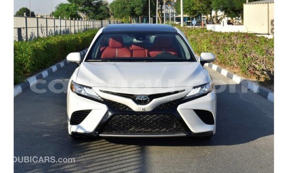 Sayi Imported Toyota Camry White Mota in Import - Dubai a Burkina Faso Sayi Imported Toyota Camry White Mota in Import - Dubai a Burkina Faso