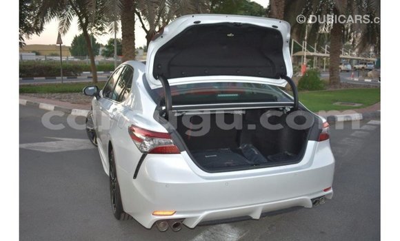 Sayi Imported Toyota Camry White Mota in Import - Dubai a Burkina Faso Sayi Imported Toyota Camry White Mota in Import - Dubai a Burkina Faso