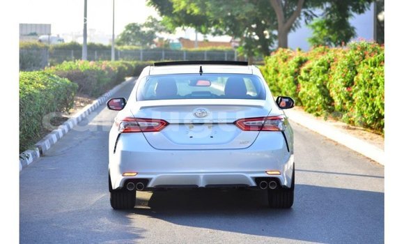 Sayi Imported Toyota Camry White Mota in Import - Dubai a Burkina Faso Sayi Imported Toyota Camry White Mota in Import - Dubai a Burkina Faso