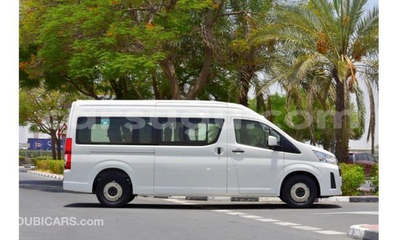 Sayi Imported Toyota Hiace White Mota in Import - Dubai a Burkina Faso Sayi Imported Toyota Hiace White Mota in Import - Dubai a Burkina Faso
