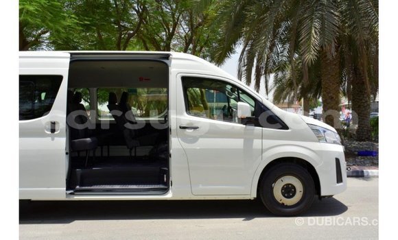 Sayi Imported Toyota Hiace White Mota in Import - Dubai a Burkina Faso Sayi Imported Toyota Hiace White Mota in Import - Dubai a Burkina Faso