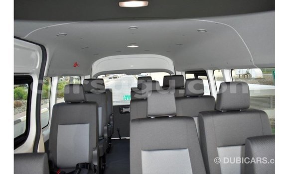 Sayi Imported Toyota Hiace White Mota in Import - Dubai a Burkina Faso Sayi Imported Toyota Hiace White Mota in Import - Dubai a Burkina Faso