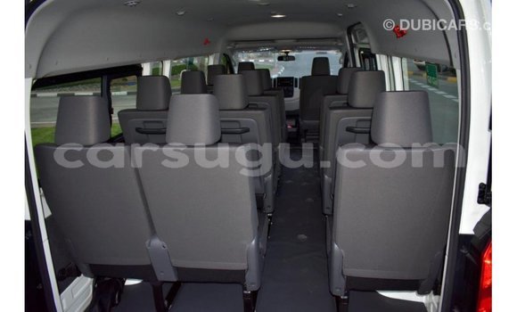 Sayi Imported Toyota Hiace White Mota in Import - Dubai a Burkina Faso Sayi Imported Toyota Hiace White Mota in Import - Dubai a Burkina Faso