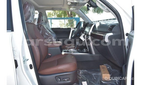 Buy Import Toyota HiAce White Truck in Import - Dubai in Burkina Faso Buy Import Toyota HiAce White Truck in Import - Dubai in Burkina Faso