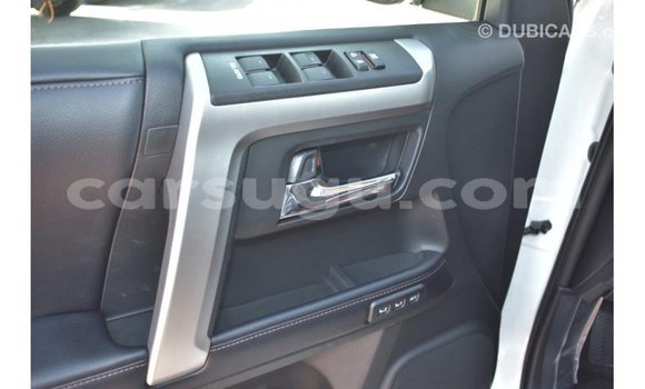 Buy Import Toyota HiAce White Truck in Import - Dubai in Burkina Faso Buy Import Toyota HiAce White Truck in Import - Dubai in Burkina Faso