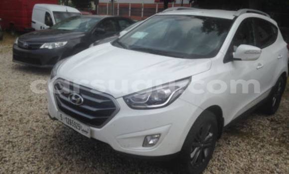 Buy New Hyundai Accent White Car in Ouagadougou in Burkina Faso Buy New Hyundai Accent White Car in Ouagadougou in Burkina Faso