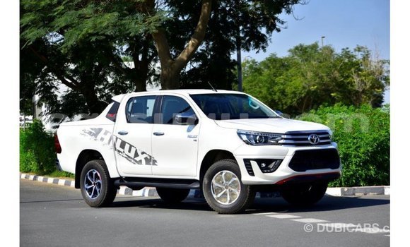 Sayi Imported Toyota Hilux White Mota in Import - Dubai a Burkina Faso Sayi Imported Toyota Hilux White Mota in Import - Dubai a Burkina Faso