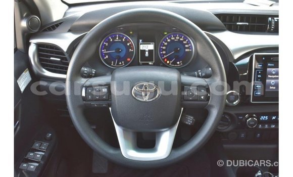 Sayi Imported Toyota Hilux White Mota in Import - Dubai a Burkina Faso Sayi Imported Toyota Hilux White Mota in Import - Dubai a Burkina Faso