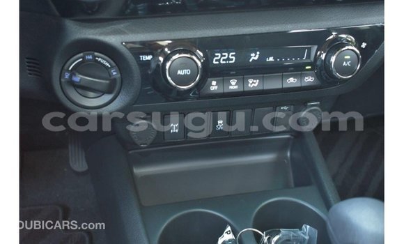 Sayi Imported Toyota Hilux White Mota in Import - Dubai a Burkina Faso Sayi Imported Toyota Hilux White Mota in Import - Dubai a Burkina Faso